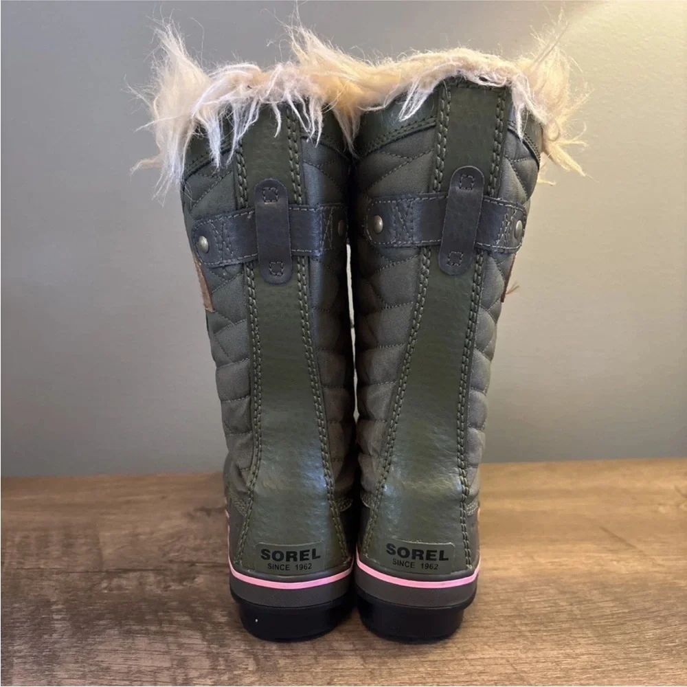 Sorel Youth Waterproof Winter Boots Size 3 Green And Pink